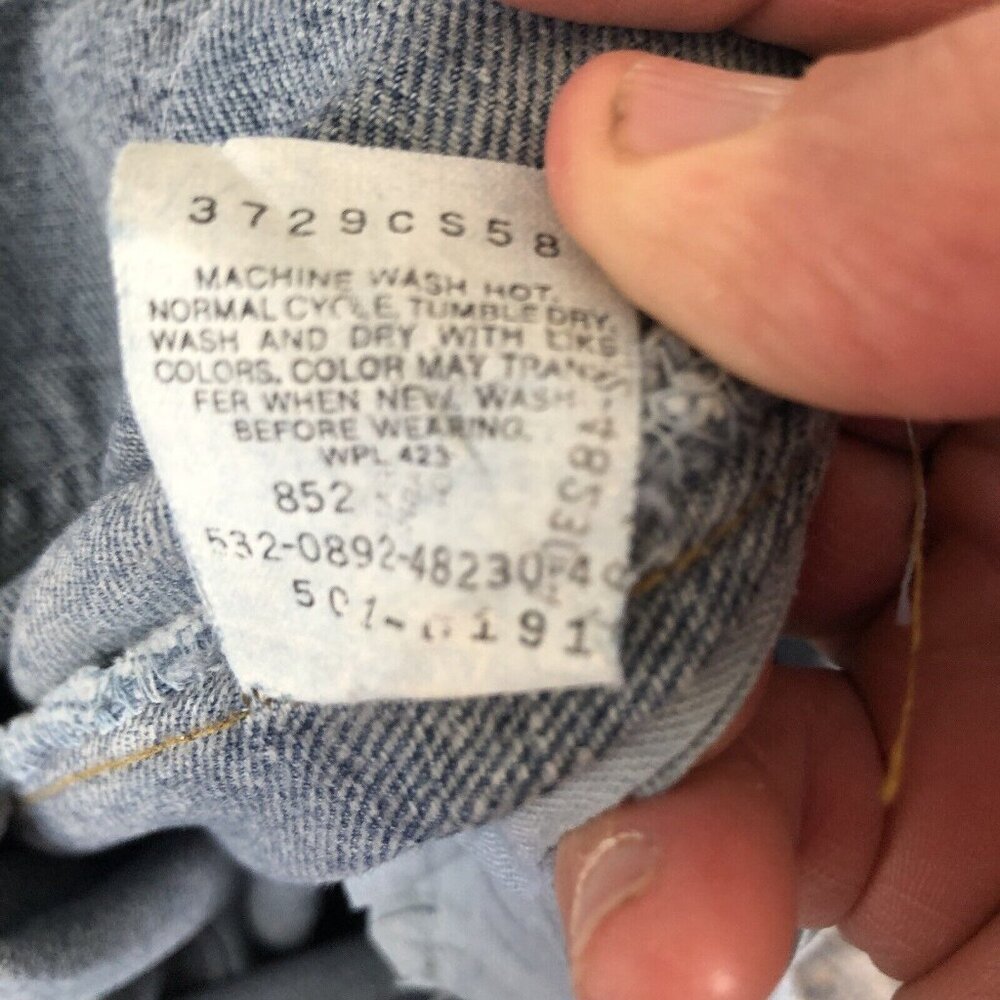 VTG Levis 501 Jeans Men 34x30 Blue Light Wash Straight  Button Fly USA 90s Y2K - Picture 10 of 16